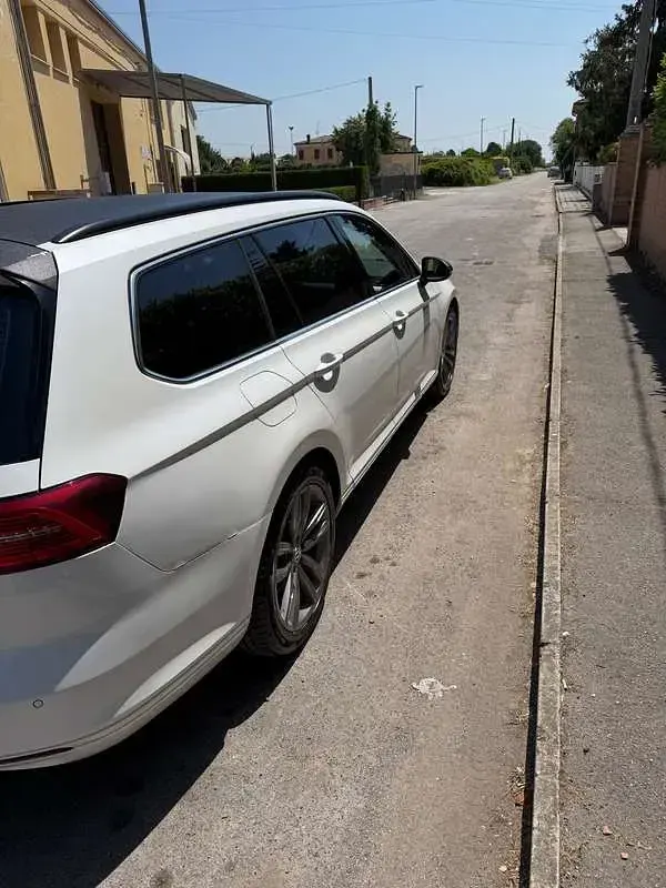 Usata VW Passat Comfortline 150 CV (110 kW) 2016 Bianco Station wagon