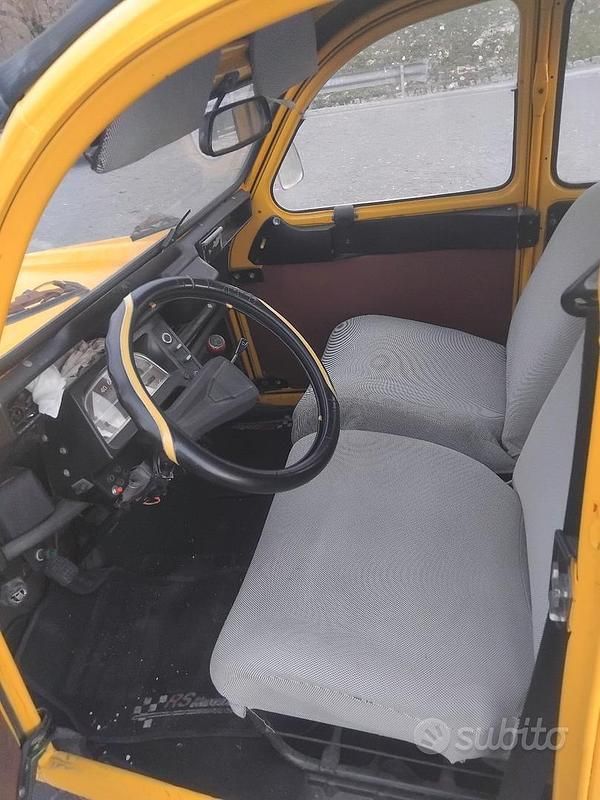 Usata Citroën 2CV 29 CV (21 kW) 1980 Giallo Berlina