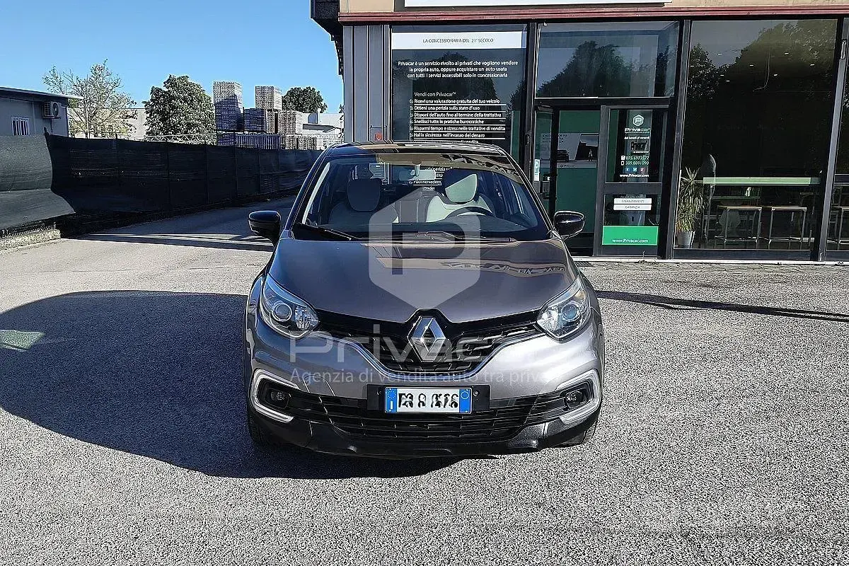Usata Renault Captur 110 CV (80 kW) 2018 Grigio SUV