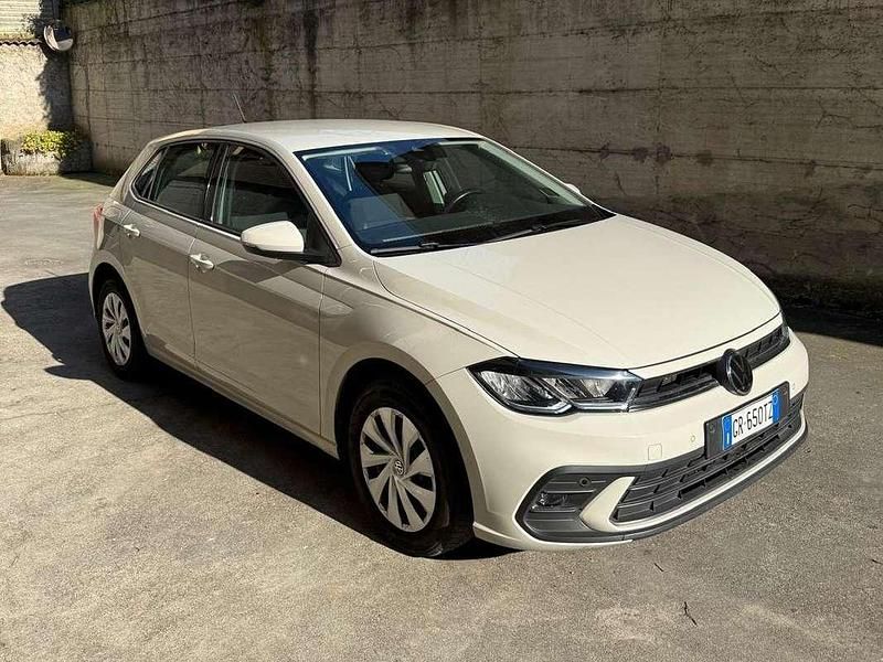 Usata VW Polo Life 95 CV (69 kW) 2023 Beige Utilitaria