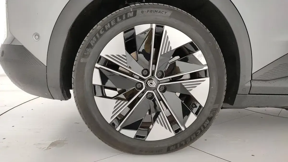 Usata Renault Scénic Komfort 125 kW (170 CV) 2025 Grigio Monovolume