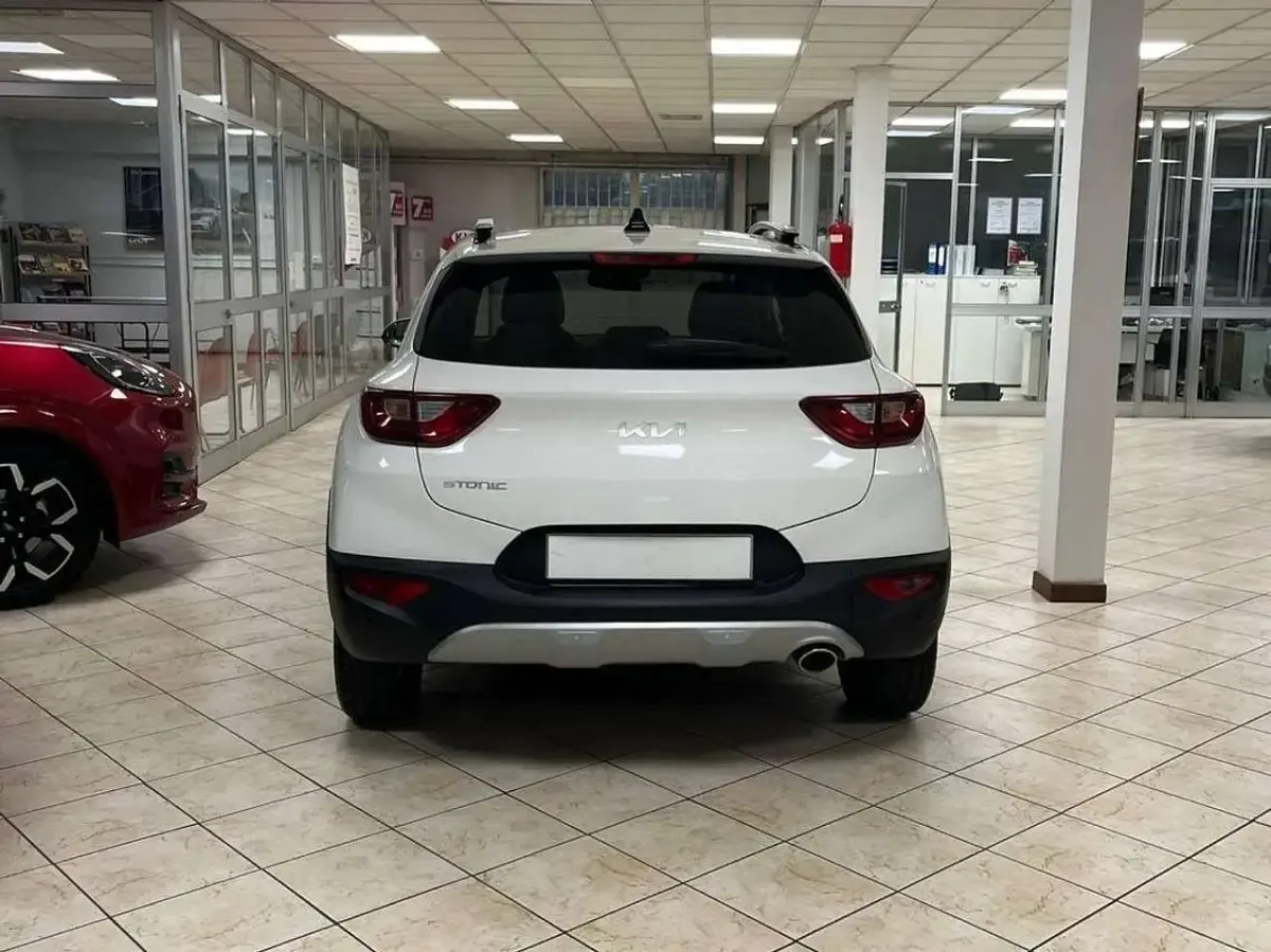 Gebraucht Kia Stonic Style 79 PS (58 kW) 2025 Weiß SUV