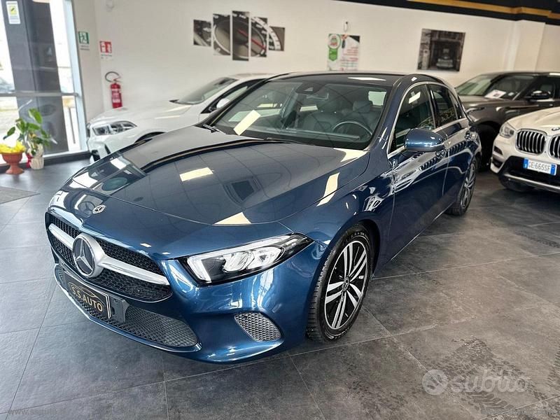 Usata Mercedes A180 Premium 116 CV (85 kW) 2022 Blu/azzurro Berlina
