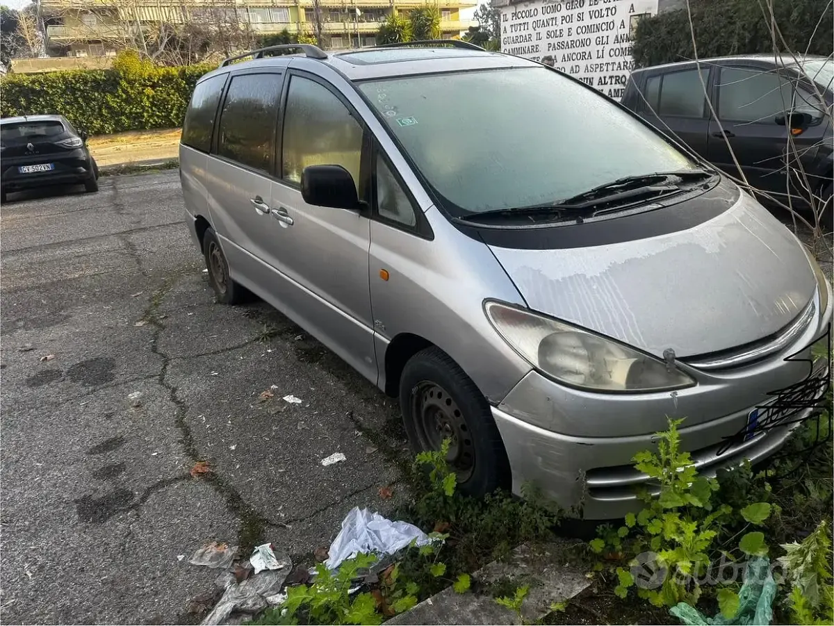 Usata Toyota Previa 116 CV (85 kW) 2003 Grigio Monovolume