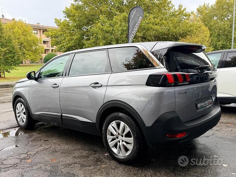Usata Peugeot 5008 Allure 131 CV (96 kW) 2020 Grigio Station wagon