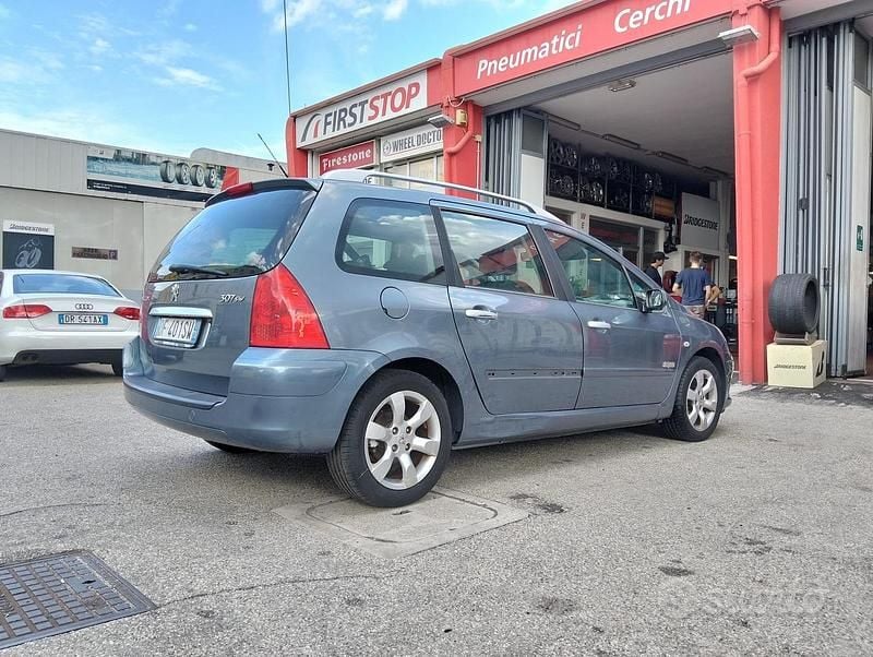Usata Peugeot 207 109 CV (80 kW) 2007 Grigio Station wagon