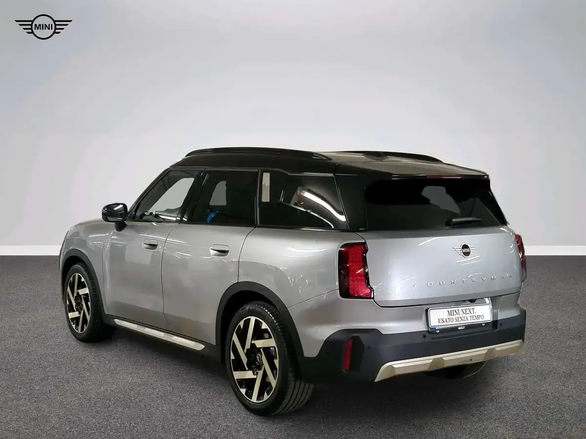 Usata Mini Countryman Favoured 150 kW (204 CV) 2026 Grigio SUV