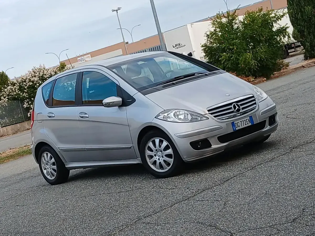 Usata Mercedes A180 Elegance 109 CV (80 kW) 2007 Argento Berlina