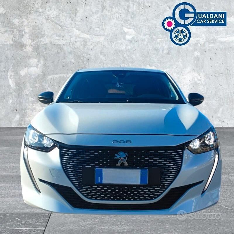Usata Peugeot 208 Allure 100 kW (136 CV) 2022 Bianco Utilitaria