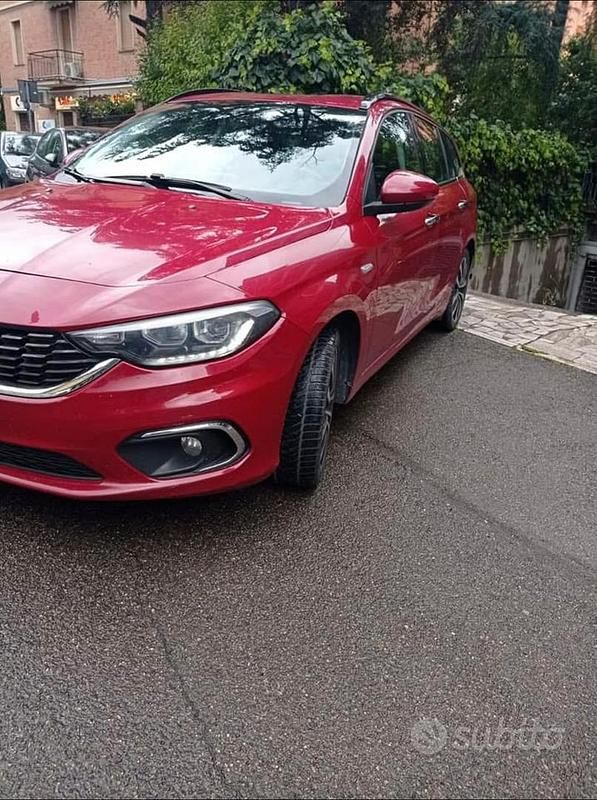 Usata Fiat Tipo 130 CV (95 kW) 2017 Rosso Station wagon