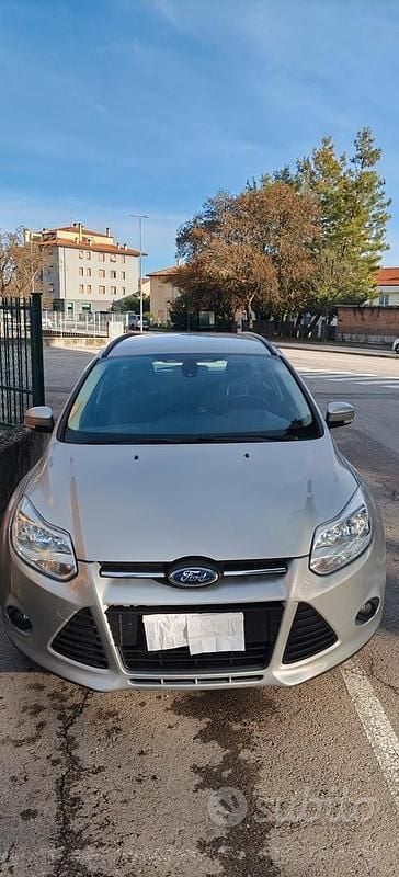 Usata Ford Focus 2014 Grigio Station wagon