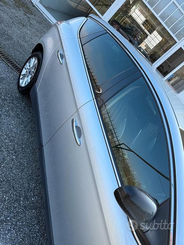 Begagnad Lancia Delta 120 HK (88 kW) 2010 Grå Halvkombi