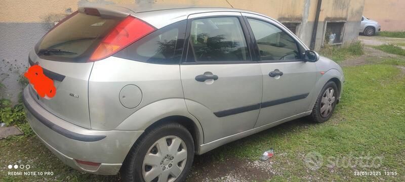 Usata Ford Focus 116 CV (85 kW) 2004 Grigio Berlina
