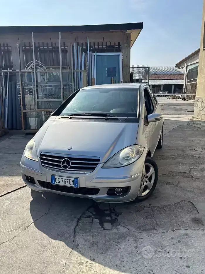 Usata Mercedes A180 Elegance 109 CV (80 kW) 2006 Grigio Berlina
