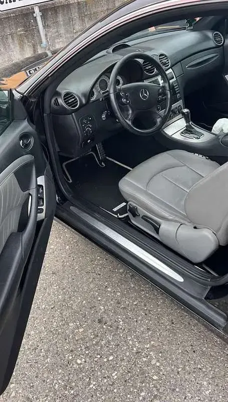 Usata Mercedes CLK220 Avantgarde 150 CV (110 kW) 2006 Coupé