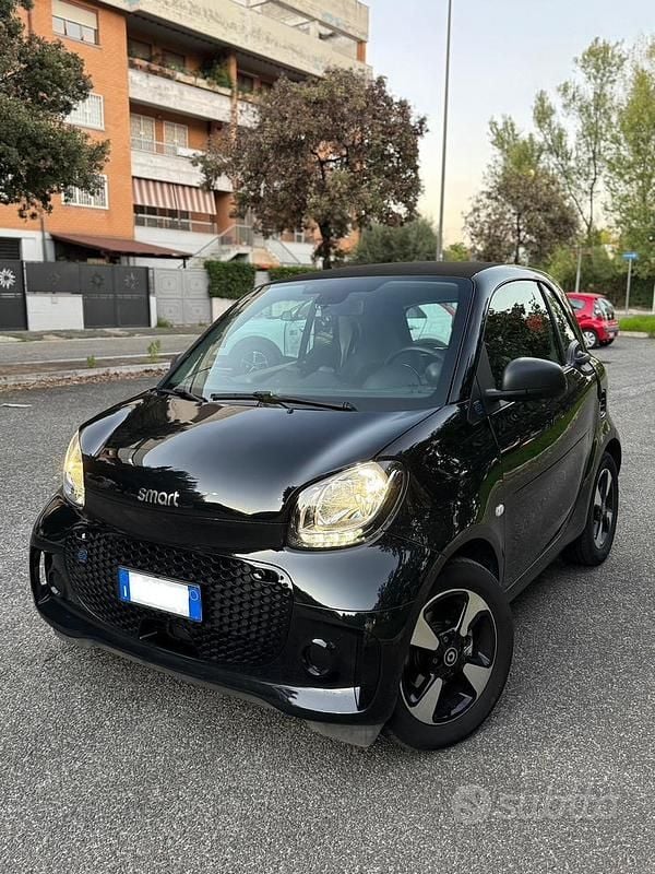 Nero Usata 2022 Smart ForTwo Electric Drive Passion | 10.500 € - Immagine 1/4