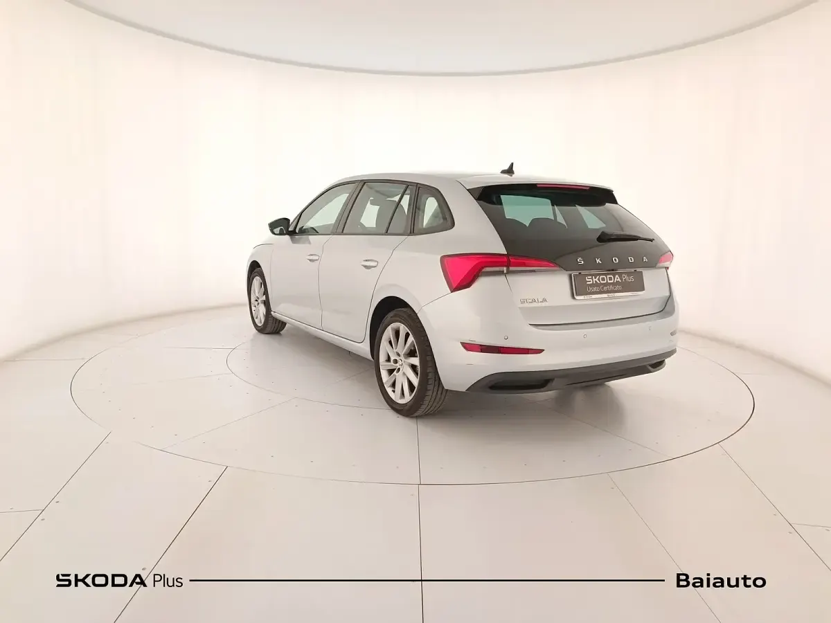 Usata Skoda Scala Style 90 CV (66 kW) 2022 Argento Utilitaria