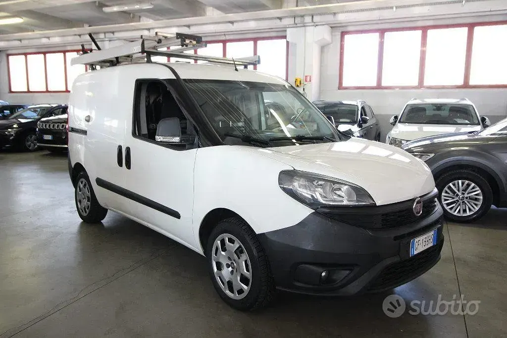 Usata Fiat Doblò Business 120 CV (88 kW) 2021 Bianco Monovolume