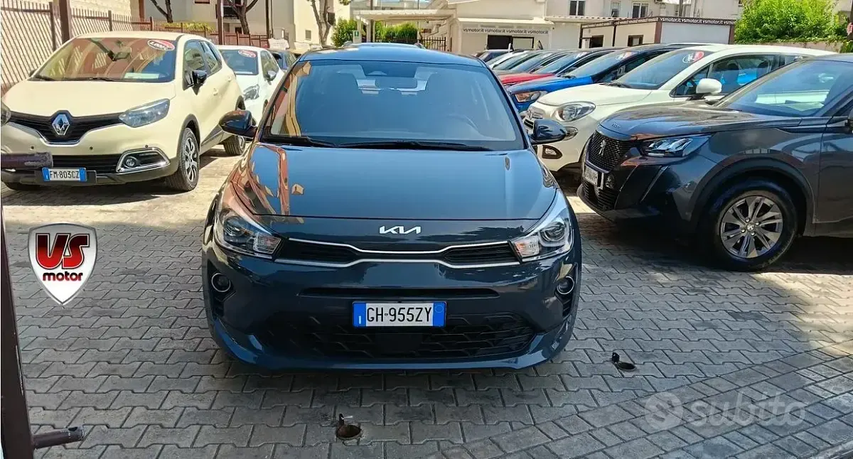 Usata Kia Rio Style 82 CV (60 kW) 2022 Grigio Berlina
