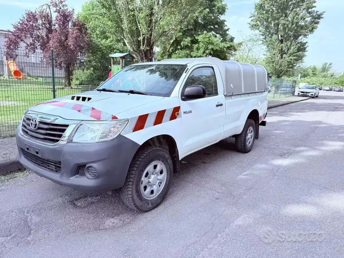 Usata Toyota HiLux 144 CV (105 kW) 2013 Bianco Pick-up