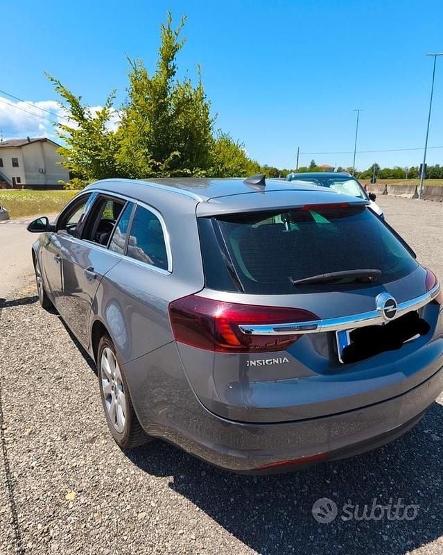 Usata Opel Insignia Business 136 CV (100 kW) 2016 Grigio Station wagon