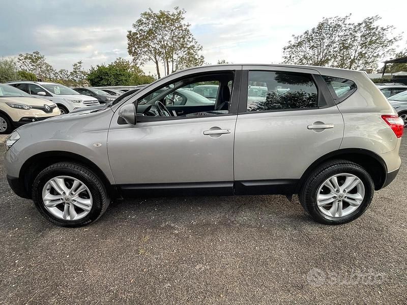 Usata Nissan Qashqai Tekna 131 CV (96 kW) 2012 Grigio SUV