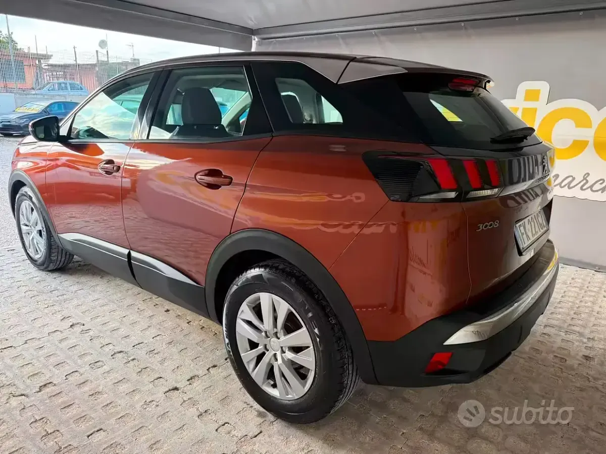 Usata Peugeot 3008 Allure 120 CV (88 kW) 2017 Marrone SUV