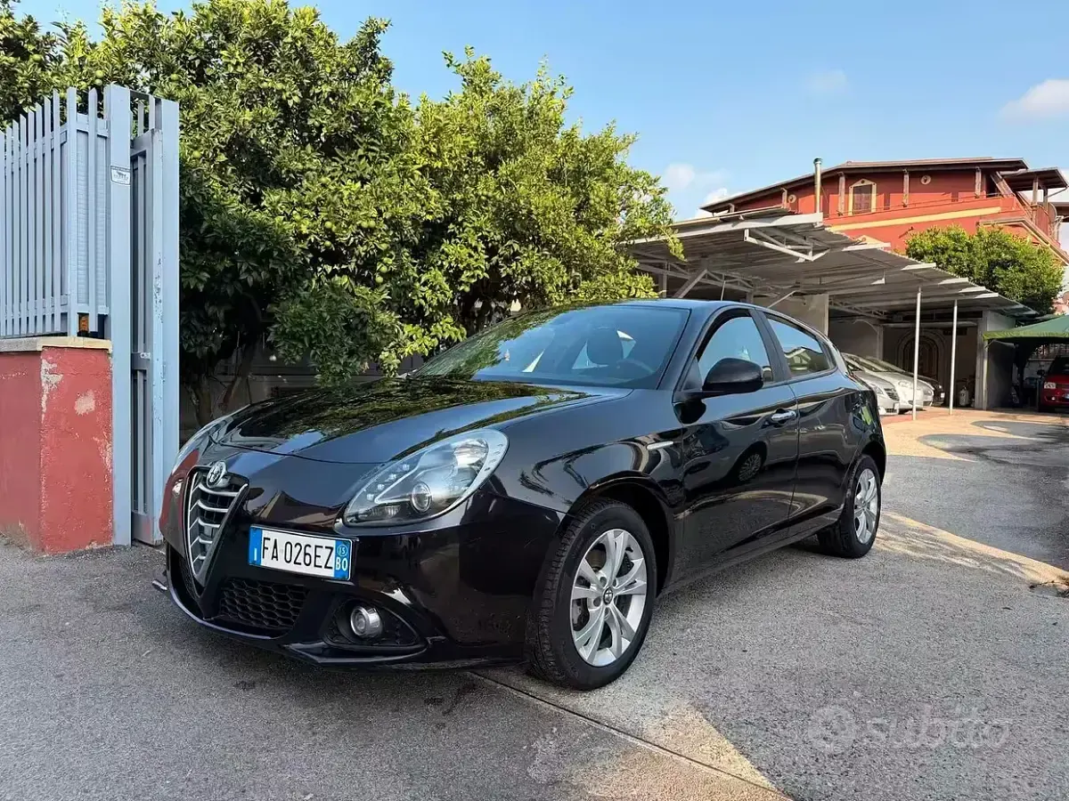 Usata Alfa Romeo Giulietta Progression 120 CV (88 kW) 2015 Nero Utilitaria