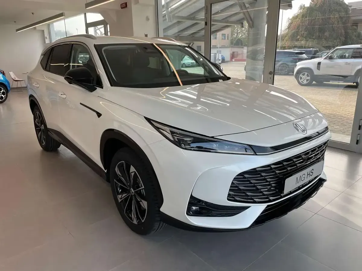 Nuova MG HS Comfort 224 CV (164 kW) 2026 White pearl SUV