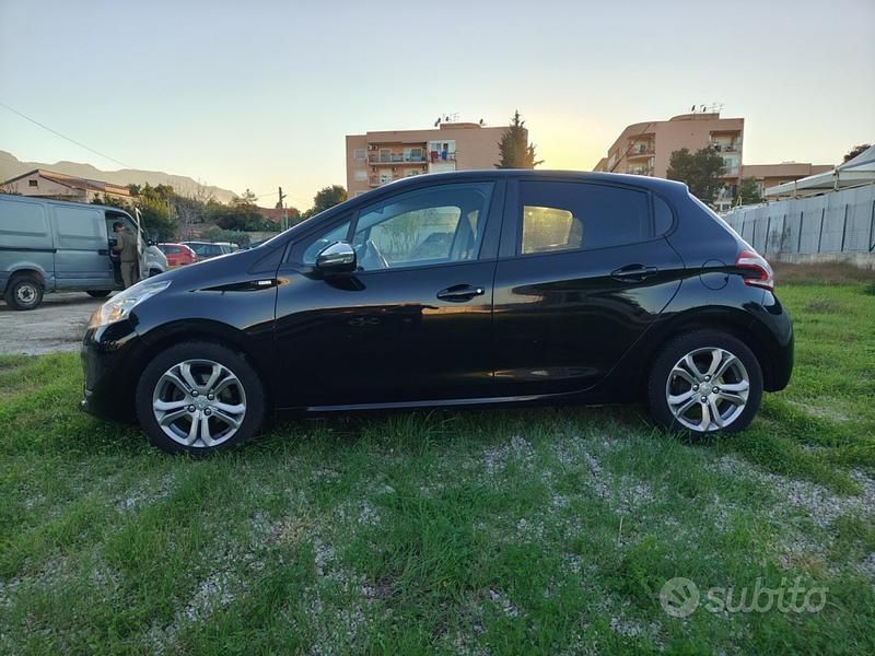 Gebraucht Peugeot 208 Access 82 PS (60 kW) 2014 Schwarz Kleinwagen