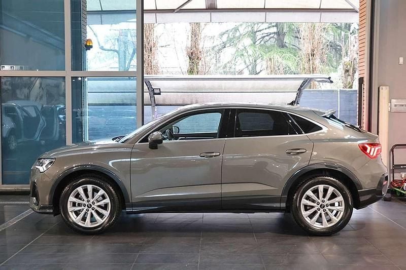 Usata Audi Q3 Sportback Ambiente 150 CV (110 kW) 2023 Grigio SUV