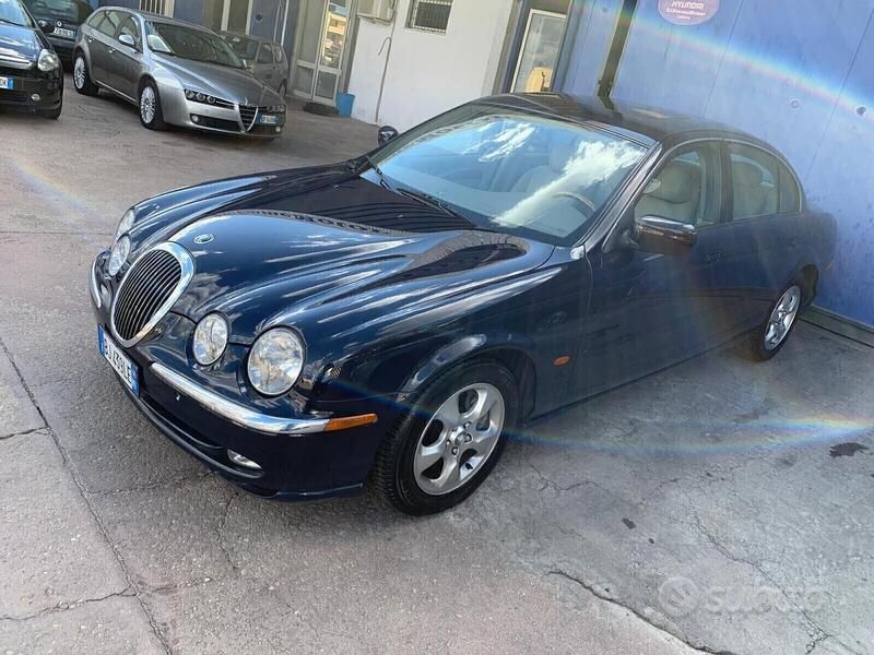 Blu Usata 2001 Jaguar S-Type Executive Tre volumi | 4500 € (Buon prezzo) - Immagine 1/4