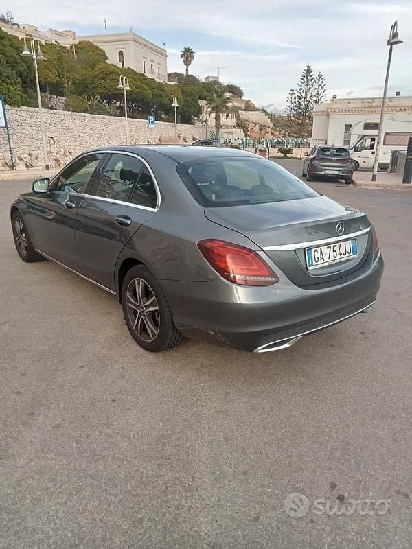 Usata Mercedes C220 170 CV (125 kW) 2019 Grigio Berlina