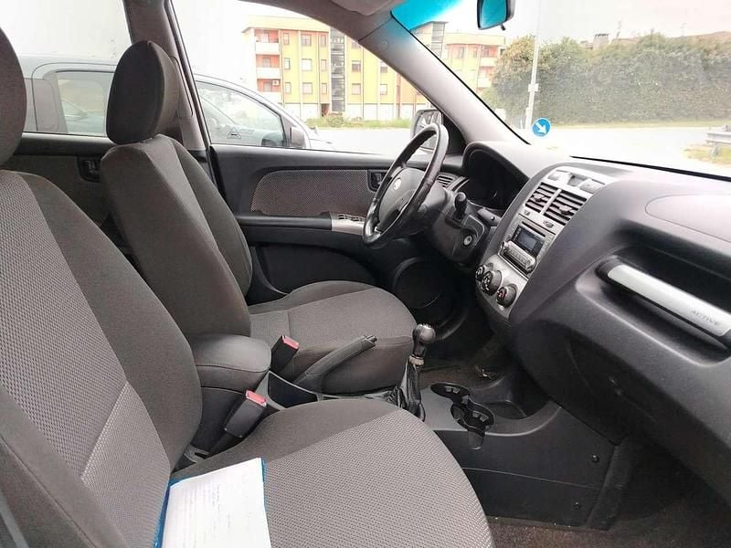 Usata Kia Sportage Active 141 CV (103 kW) 2008 Argento SUV