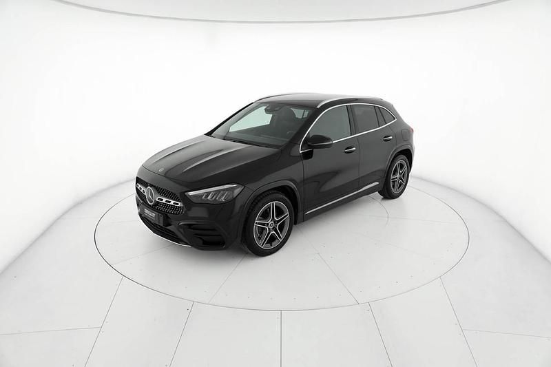 Usata Mercedes GLA200 AMG Line Premium 150 CV (110 kW) 2024 Nero SUV
