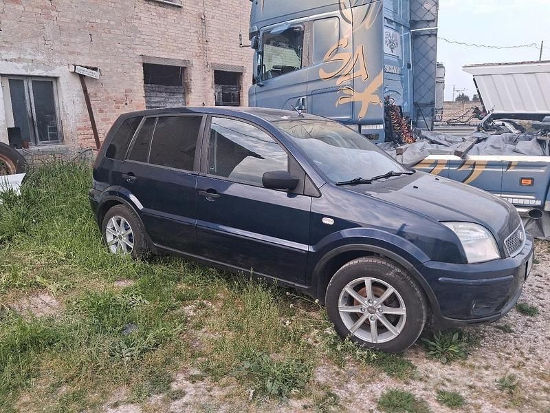 Usata Ford Fusion 68 CV (50 kW) 2005 Blu Utilitaria