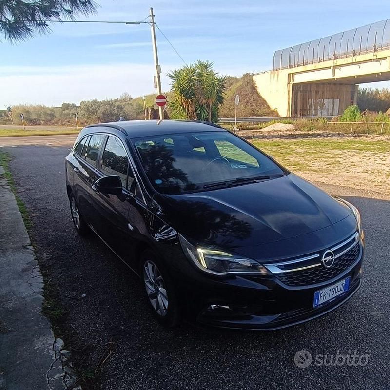 Usata Opel Astra Business 110 CV (80 kW) 2018 Nero Station wagon
