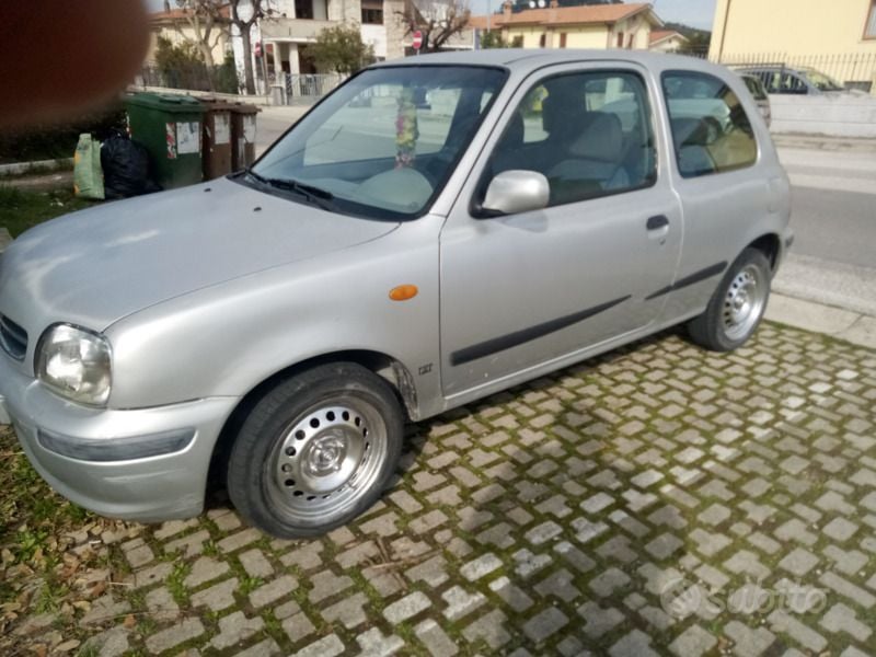 Grigio Usata 1999 Nissan Micra Due volumi | 1300 € (Ottimo prezzo) - Immagine 1/4