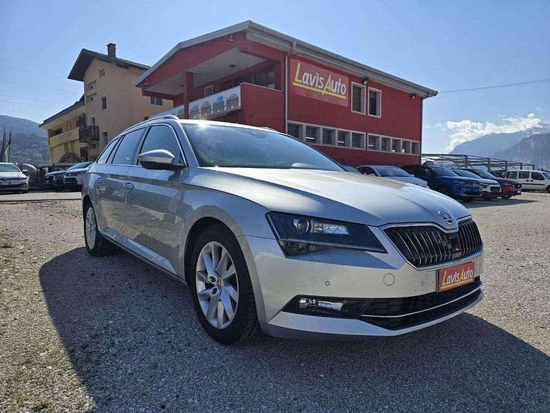 Usata Skoda Superb Executive 190 CV (139 kW) 2019 Grigio Station wagon