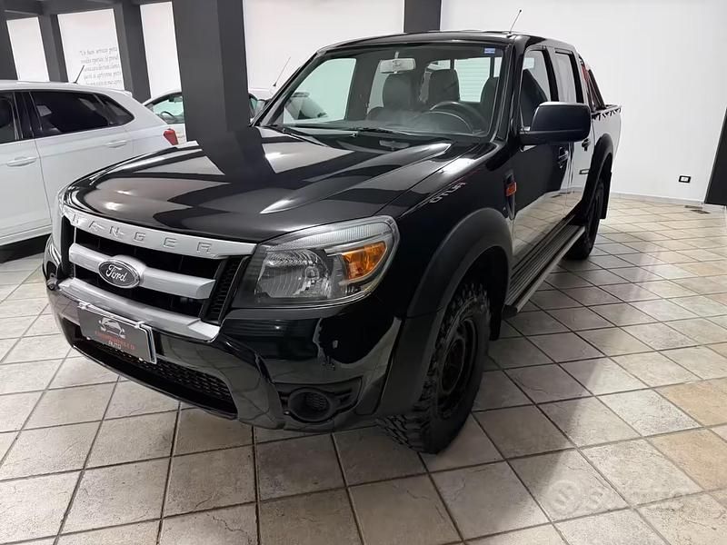 Usata Ford Ranger Limited 143 CV (105 kW) 2011 Nero Pick-up