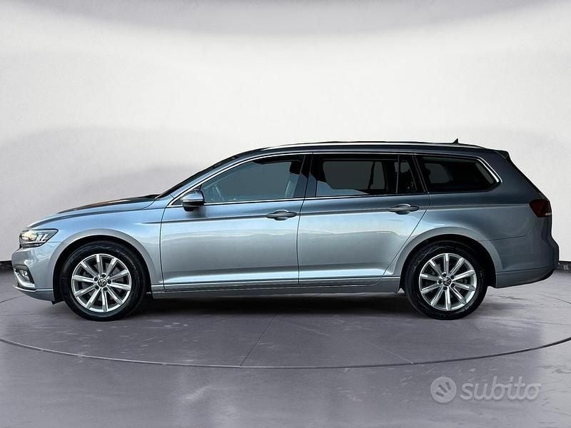 Usata VW Passat Business 122 CV (89 kW) 2023 Grigio Station wagon
