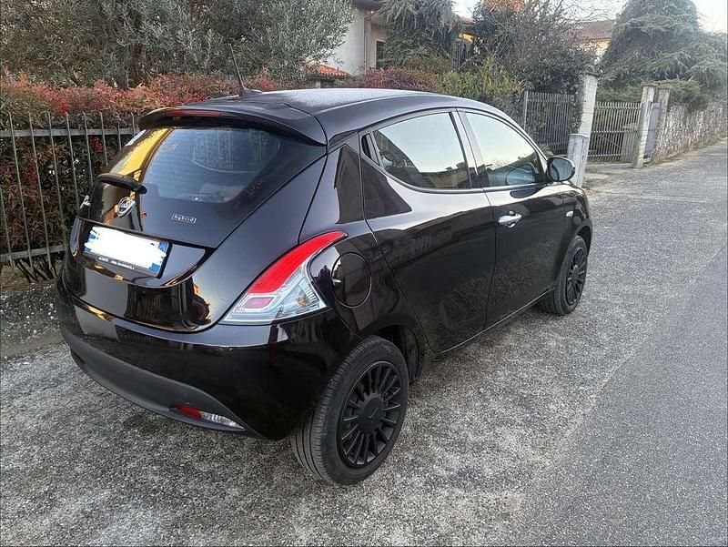Usata Lancia Ypsilon Silver 69 CV (50 kW) 2024 Utilitaria