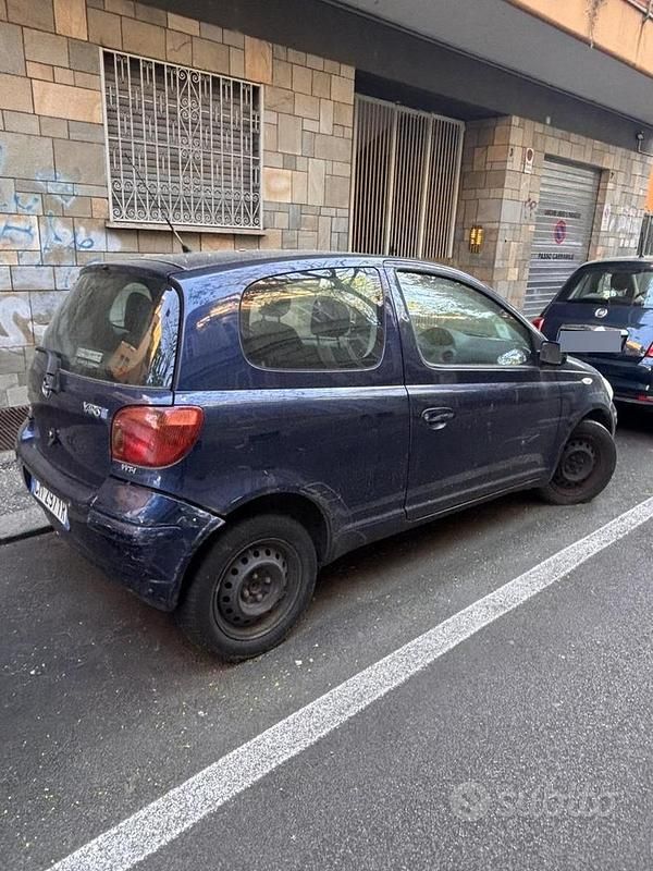 Usata Toyota Yaris 2003 Blu Berlina