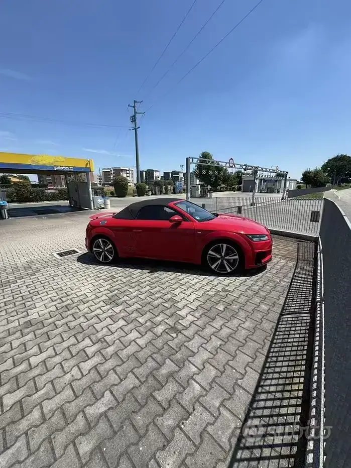 Usata Audi TT 245 CV (180 kW) 2025 Rosso Cabrio