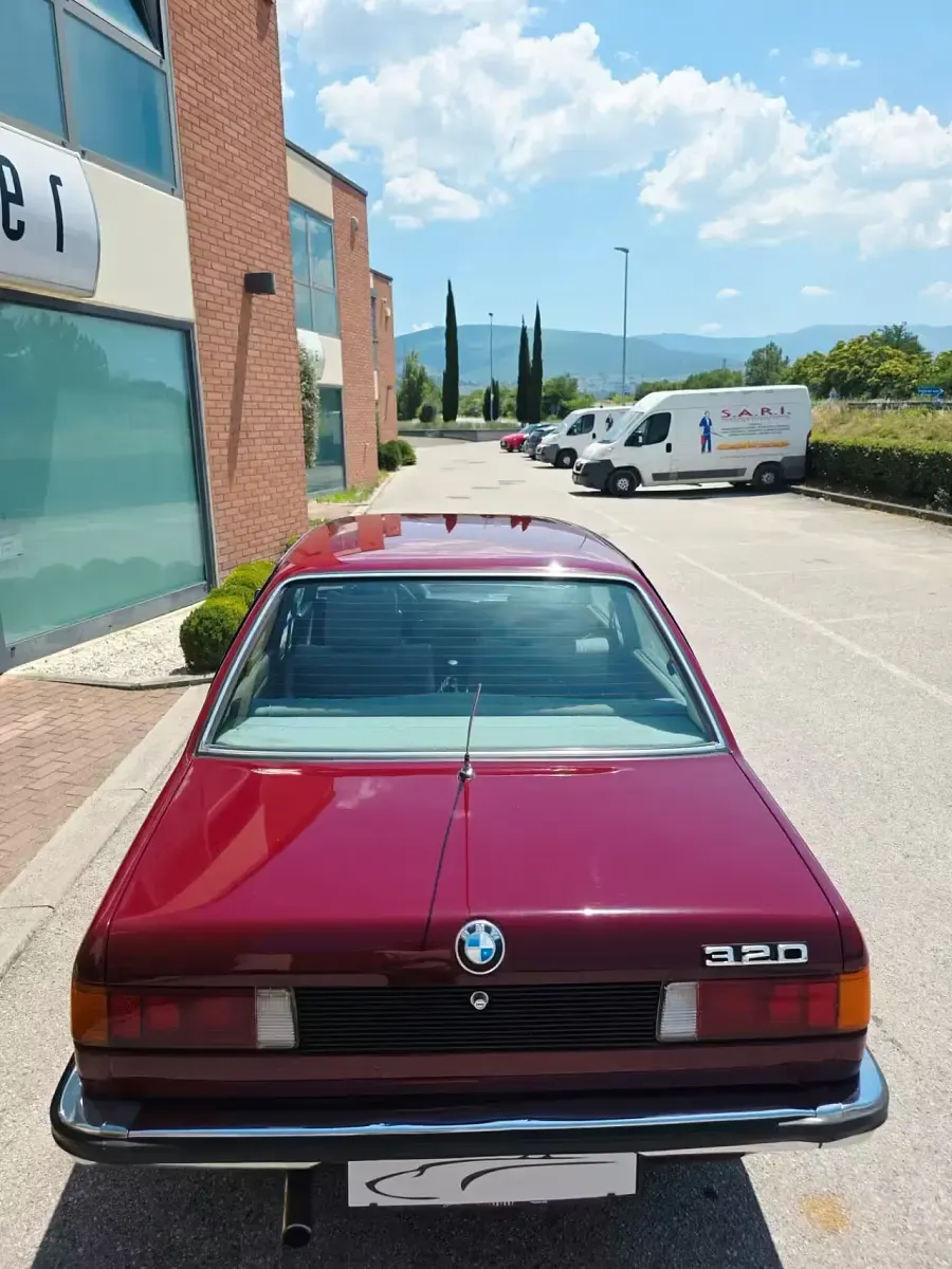 Usata BMW 320 Efficient Dynamics 97 CV (71 kW) 1977 Rosso Coupé