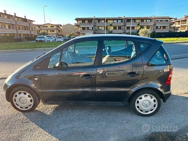 Usata Mercedes A140 82 CV (60 kW) 2000 Grigio Monovolume