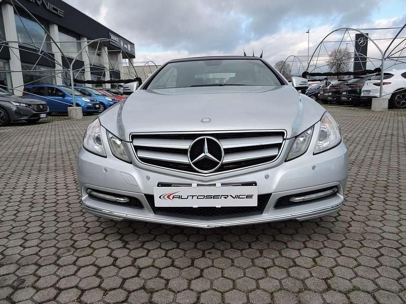 Usata Mercedes E220 170 CV (125 kW) 2012 Argento Cabrio