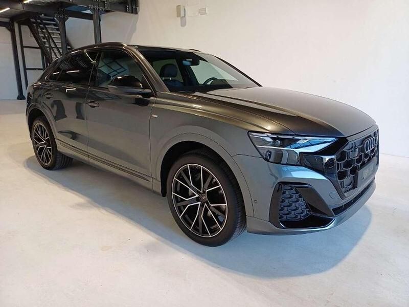 Usata Audi Q8 S-Line 286 CV (210 kW) 2025 Grigio SUV