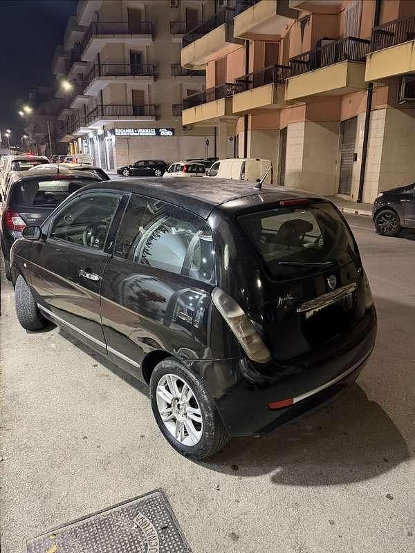 Usata Lancia Ypsilon 69 CV (50 kW) 2006 Utilitaria