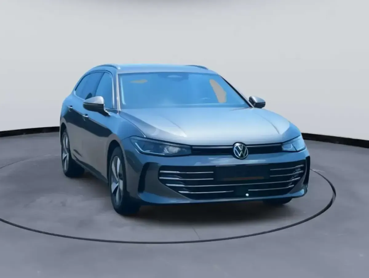 Usata VW Passat Business 150 CV (110 kW) 2025 Grigio Station wagon